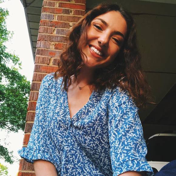 Meet your Posher, Kaylee - Picture 1 of 1